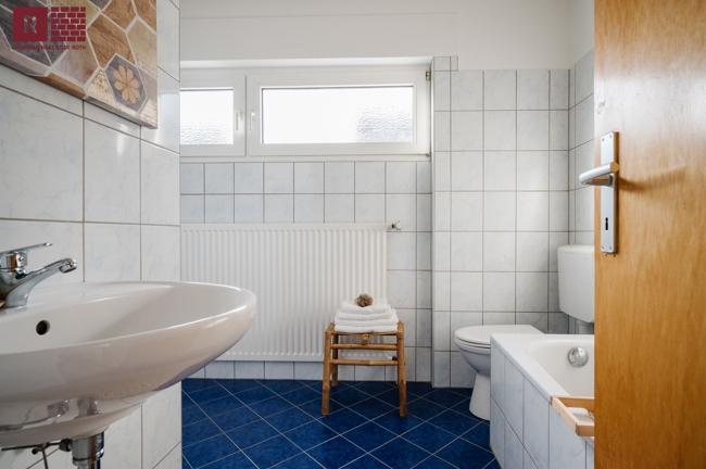 Bad Doppelhaush�lfte Eschborn / Niederh�chstadt