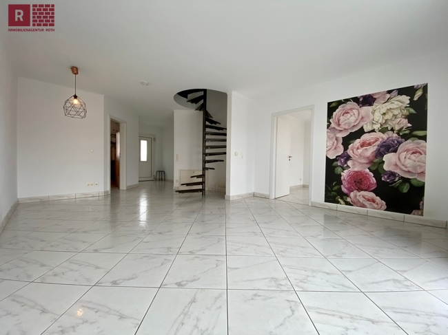 Wohnbereich Dietzenbach Maisonettewohnung ATTRAKTIVE MAISONETTE WOHNUNG: 3-ZIMMER WOHNUNG MIT BALKON IN DIETZENBACH
