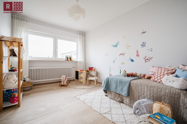 Spielen Doppelhaush�lfte Eschborn / Niederh�chstadt