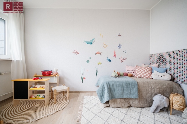 Spielen Doppelhaush�lfte Eschborn / Niederh�chstadt