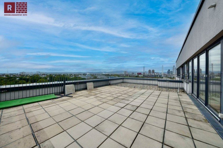  Frankfurt am Main Penthousewohnung Above the City: Dein neues Zuhause im 13. Stock