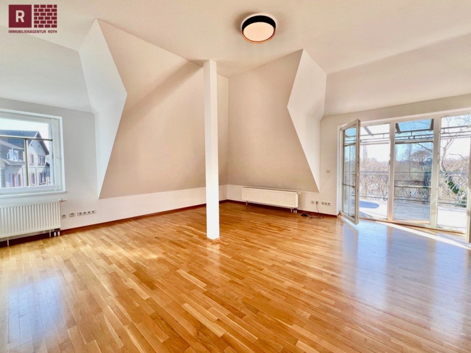 Open Space Dachgeschosswohnung Offenbach am Main