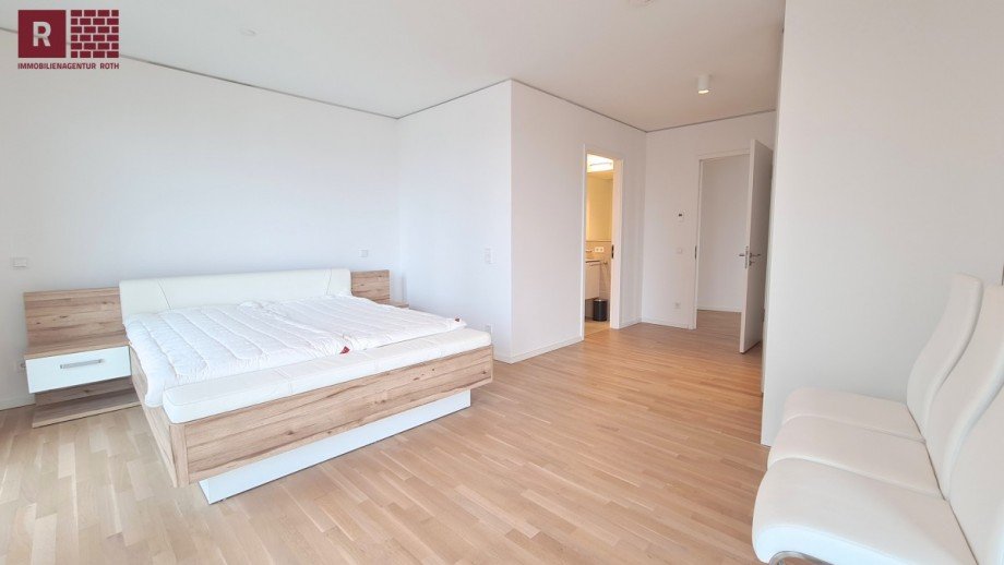 Master Bedroom Etagenwohnung Frankfurt
