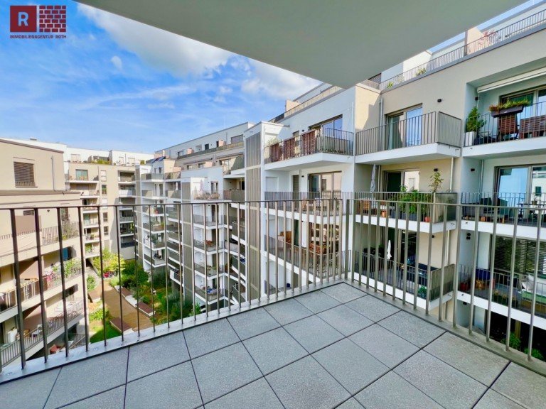  Frankfurt am Main Etagenwohnung Urban wohnen am Osthafen - neuwertiges 1-Zimmer-Apartment mit Balkon & EBK