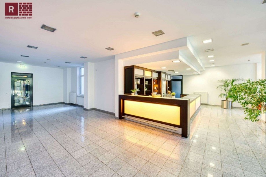 Moderne Lobby mit Empfang.jpg Etagenwohnung Frankfurt am Main