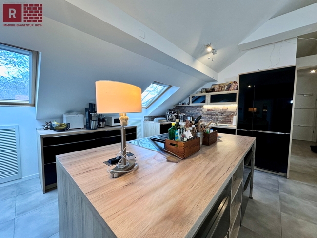 Blick in K�chenbereich Etagenwohnung Offenbach / Tempelsee