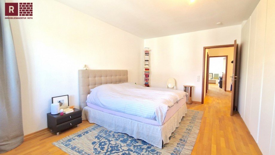 Master Bedroom Etagenwohnung Frankfurt