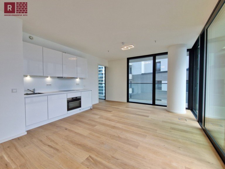  Frankfurt am Main Etagenwohnung 2-Zi Luxus Whg im EDEN Tower - mit Concierge, Gym & Rooftop